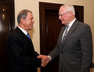 Turkish defense chief meets US Syria envoy