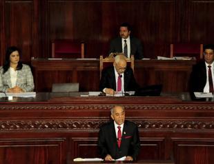 Government falls in Tunisia after no-confidence vote