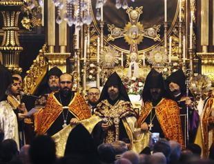 New Armenian patriarch enthroned in Istanbul