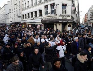French transport strike drags on despite govt compromise on pensions