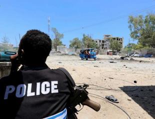 Suicide bombing kills three, wounds over 20 in Somalia