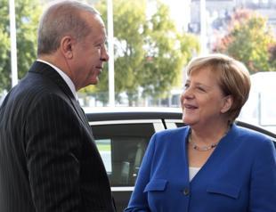 Turkish, German leaders hold phone talks on Libya