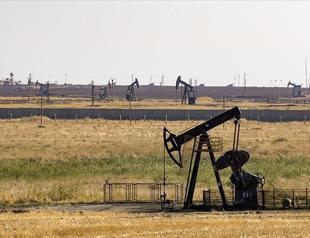 US troops block Russian forces way to oil field in Syria