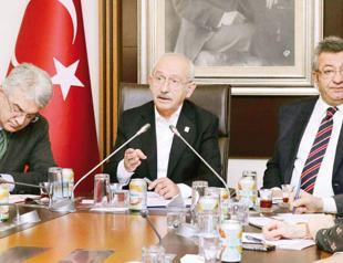 CHP leader accuses gov’t of ‘victimizing thousands to benefit contractors’