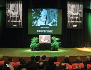 Environmentalists bid farewell to ‘Grandpa Earth’