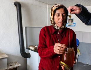 Documentary carries Macedonian beekeeper out of poverty
