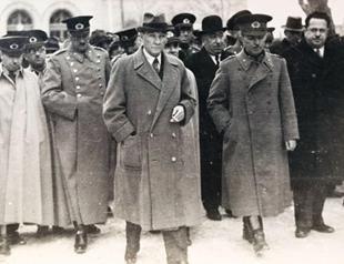 Unpublished photos of modern Turkey founder Atatürk revealed from drawer
