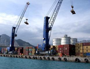 Foreign trade gap narrows 43.5 pct