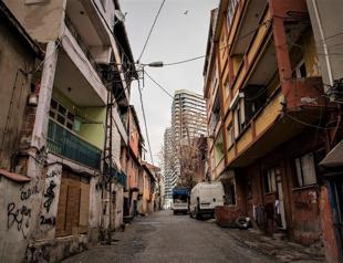 Residents at high risk due to low rents in run-down Istanbul neighborhood
