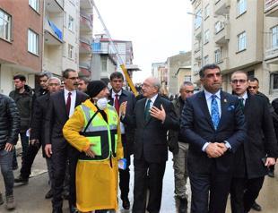 Main opposition leader visits earthquake-hit region