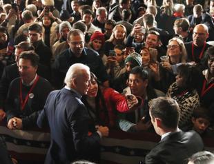 Caucus crashed: Democrats results delayed by tech troubles