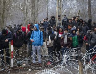 Turkey, Russia agree to reduce tensions in Idlib as migrants push west