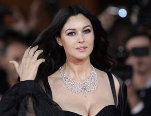 To play Maria Callas, Monica Bellucci confronts stage fright