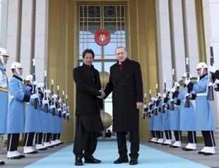 Erdoğan, Khan discuss Syria over phone