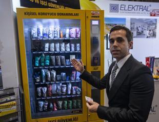 Turkish firm makes vending machine for face masks