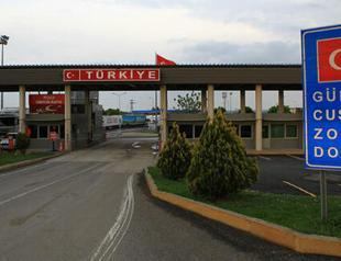 Turkey shuts Greece, Bulgaria land borders to passengers