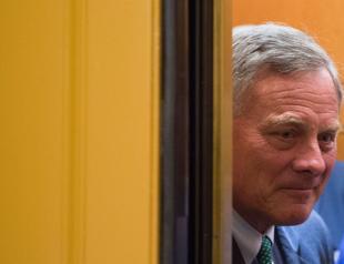 US senators defend selling shares before coronavirus crash