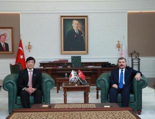 Health minister discusses COVID-19 efforts with Japanese envoy