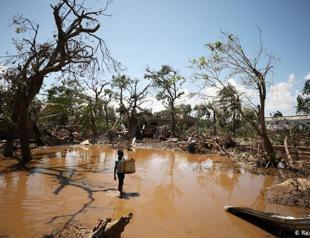 Sixty-four migrants die in the back of truck in Mozambique