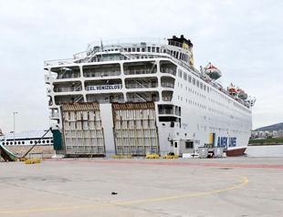 Nearly 70 Turks on Greek ship tested positive for COVID-19, being treated aboard: Turkish ambassador