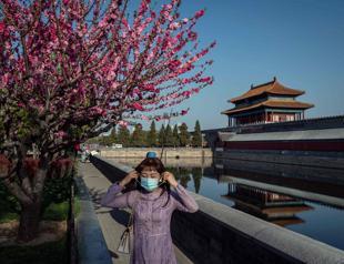 Latest on the coronavirus: Global cases pass 1.9 mln