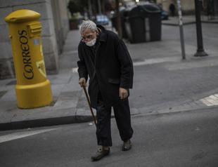 Latest on the coronavirus: Global cases pass 2.1 million