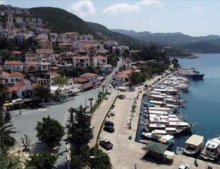 Tight controls avert virus cases in coast town Kaş