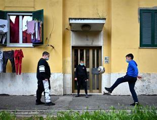 Europes virus toll tops 100,000 as protests spread in US