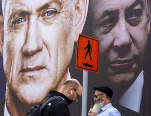 Netanyahu and rival Gantz clinch Israel power-sharing deal