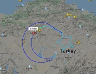 Plane draws national flag in Anatolias sky