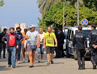 Foreign tourists stranded in Turkey seek to return home