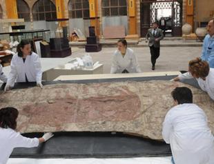 Historical art experts bring 86,000 works to life