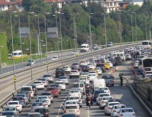 Spike in Istanbul traffic worries health minister