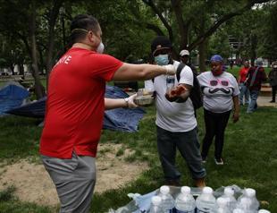 Turkish foundation donates food to homeless in DC