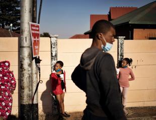 Top diplomat calls for solidarity with Africa amid pandemic