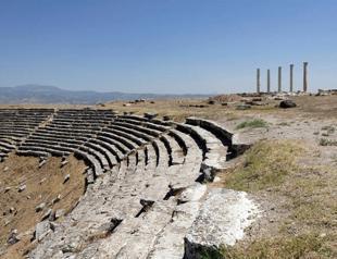 Ancient theater to host art lovers again