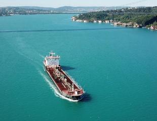 Northeast winds turn Bosphorus turquoise