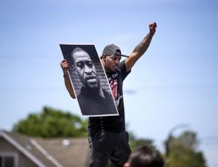 House Democrats demand probes of police killings of black Americans