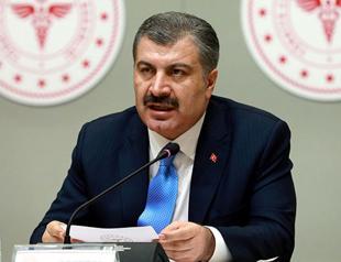 Health minister warns public with Chinese tweets