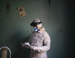Record virus deaths in Brazil, Mexico spur defence efforts