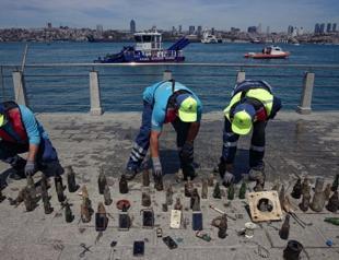 Bosphorus’ garbage on display in Istanbul square