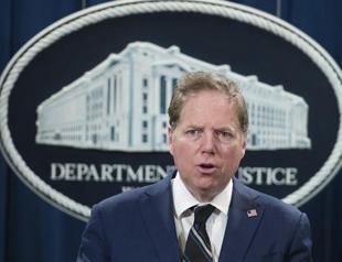 US prosecutor who probed Trump allies refuses to quit