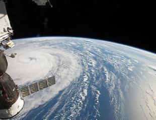 Space tourists to make 1st spacewalk in history