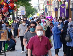 Doctor warns public against complacency as Turkey battles COVID-19