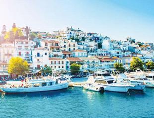 Greece ‘longing for Turkish tourists who spend more than Europeans’