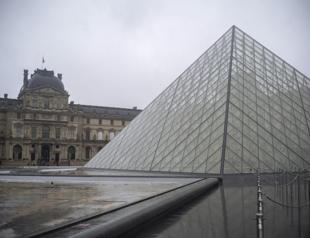 Louvre museum reopens after 16-week virus shutdown