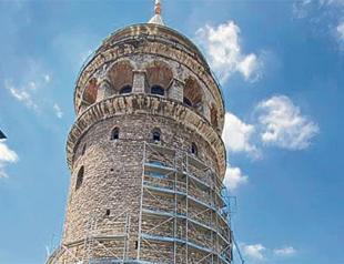Restoration works at Istanbul’s landmark suspended due to birds