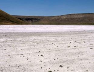 Anatolia’s uniquely shaped lake dries up completely