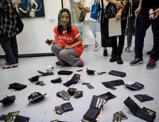 Up for grabs: Tokyo art exhibit invites theft