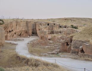 Dara ancient city fascinates visitors